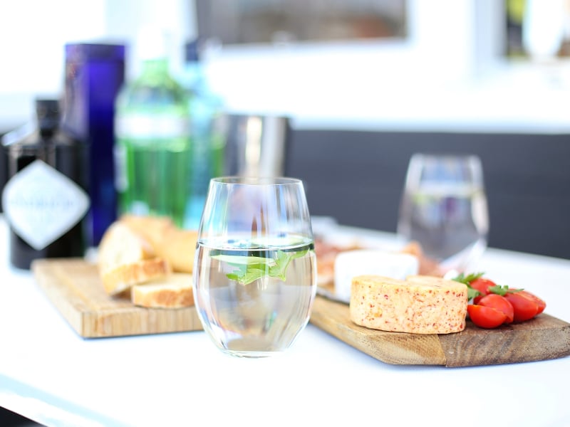 GIN TONIC