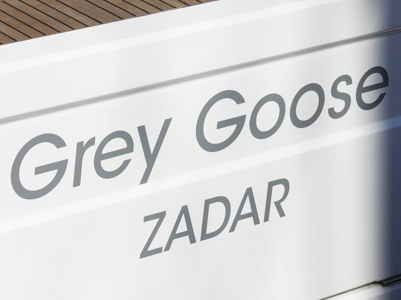 GREY GOOSE 