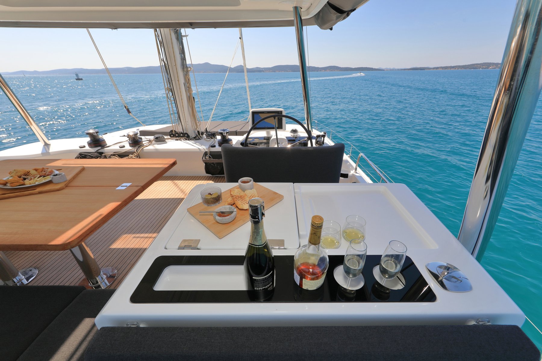CHAMPAGNE PLEASE