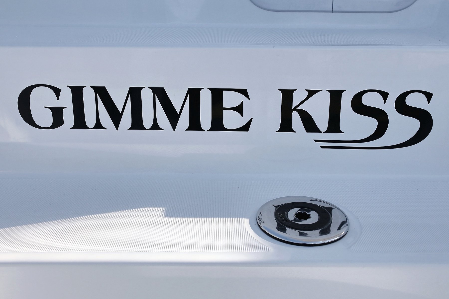 GIMME KISS