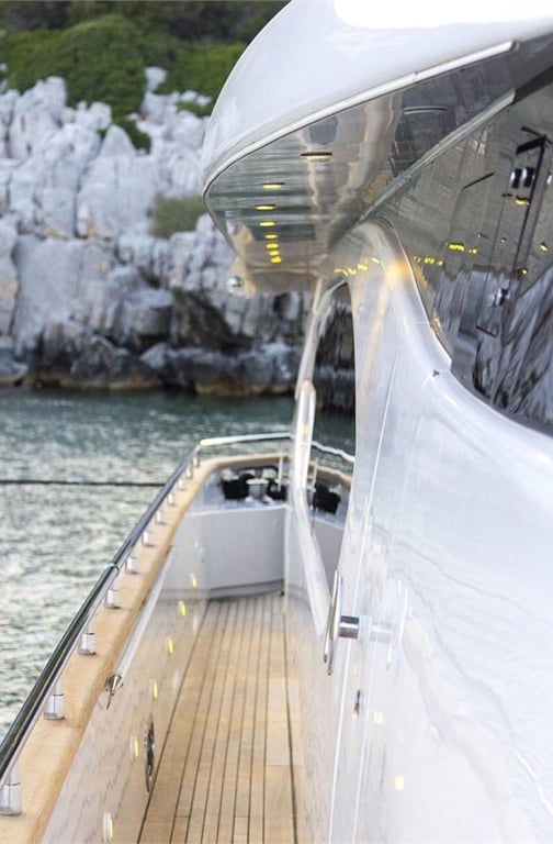 24M Deluxe Maiora Motoryacht