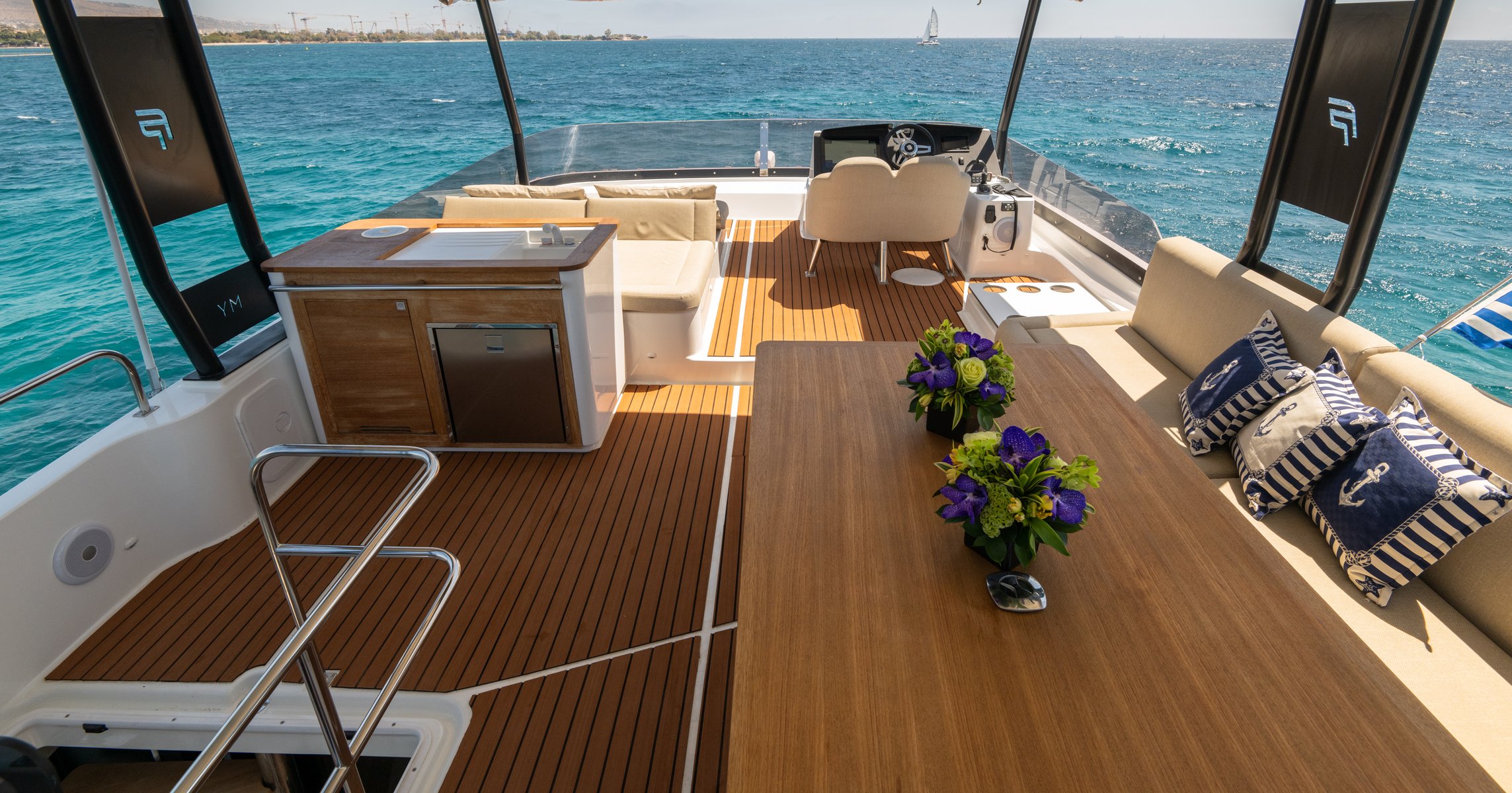 EMY6 - Skippered