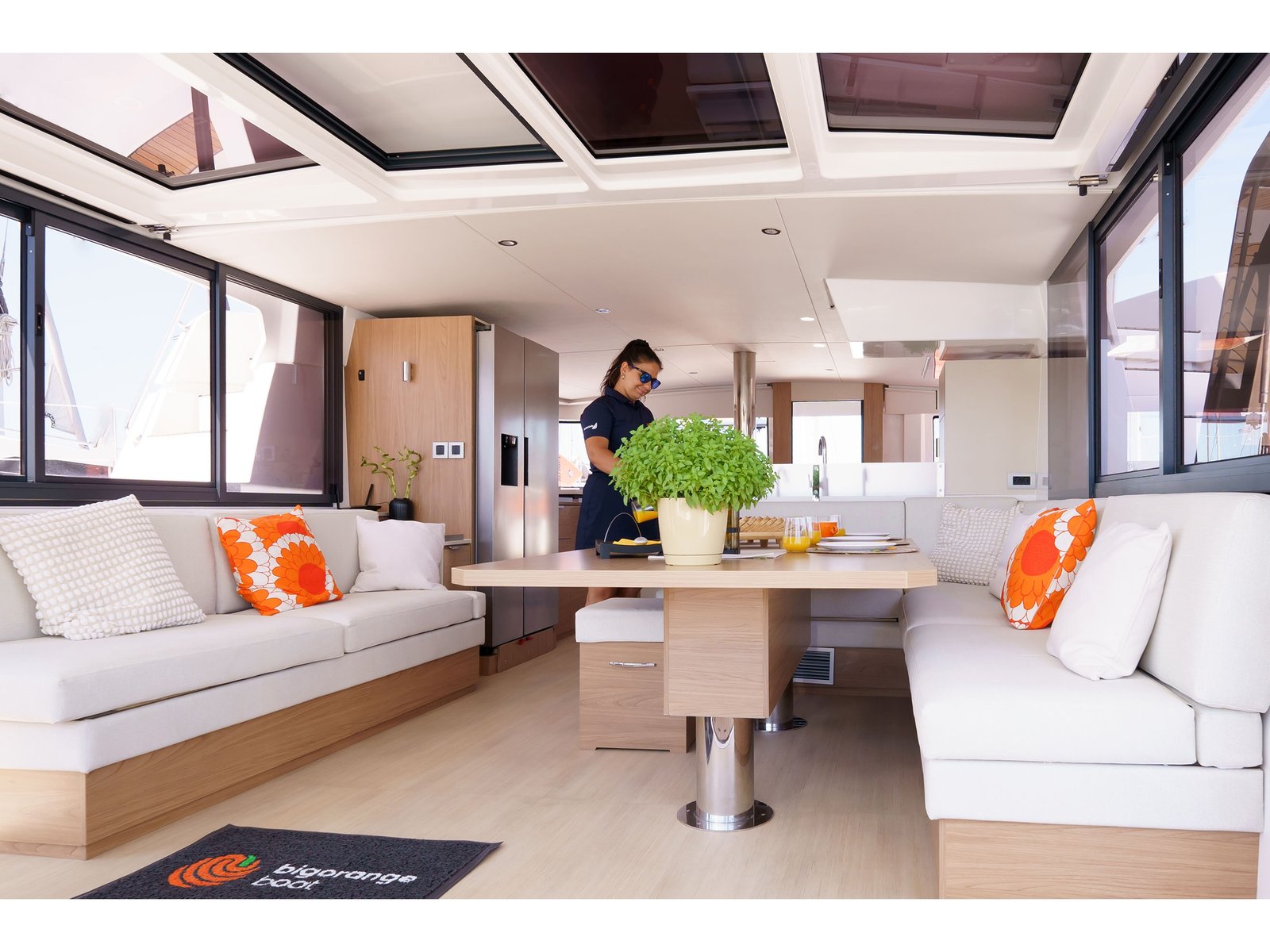 The Big Orange Boat 