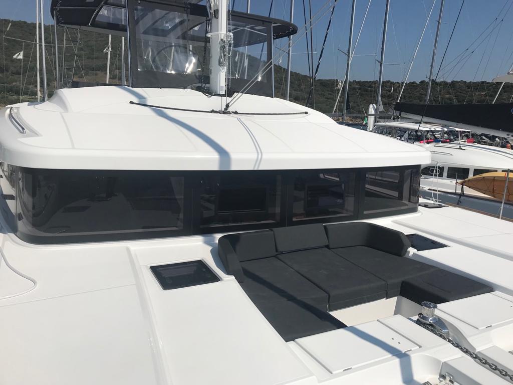 Big Mama (AC, WM, Generator, Inverter, Tender Lift)