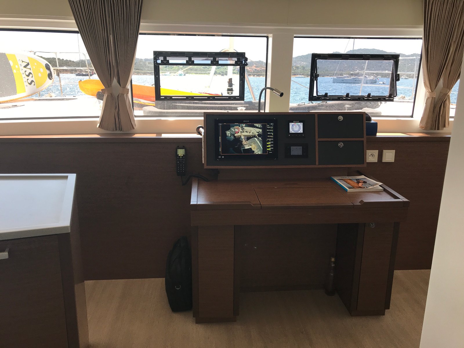 Big Mama (AC, WM, Generator, Inverter, Tender Lift)