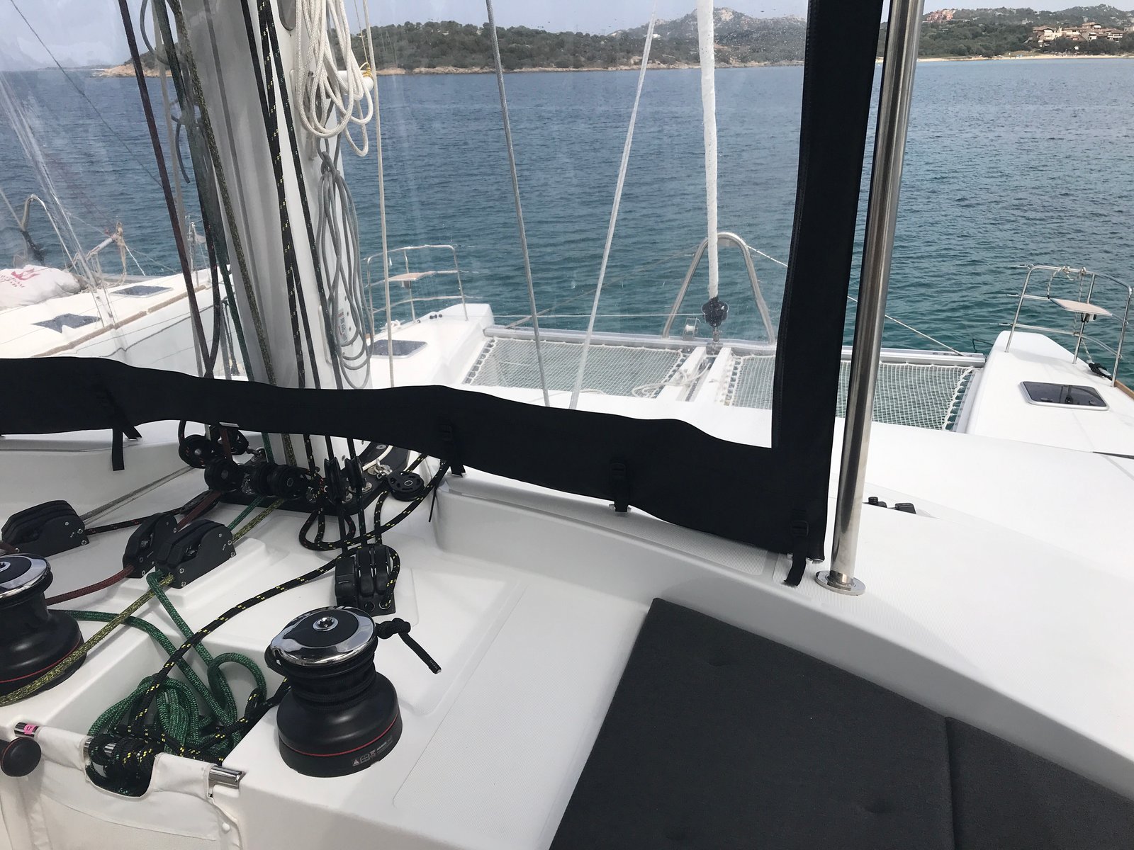 Dugongo II (SXM) (6 cab + 1 crew) (A/C, WM, Generator, Inverter, Tender Lift)