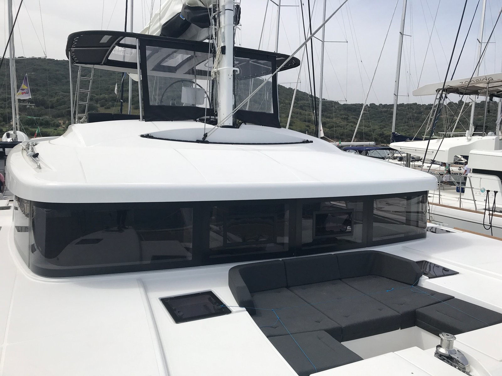 Dugongo II (SXM) (6 cab + 1 crew) (A/C, WM, Generator, Inverter, Tender Lift)