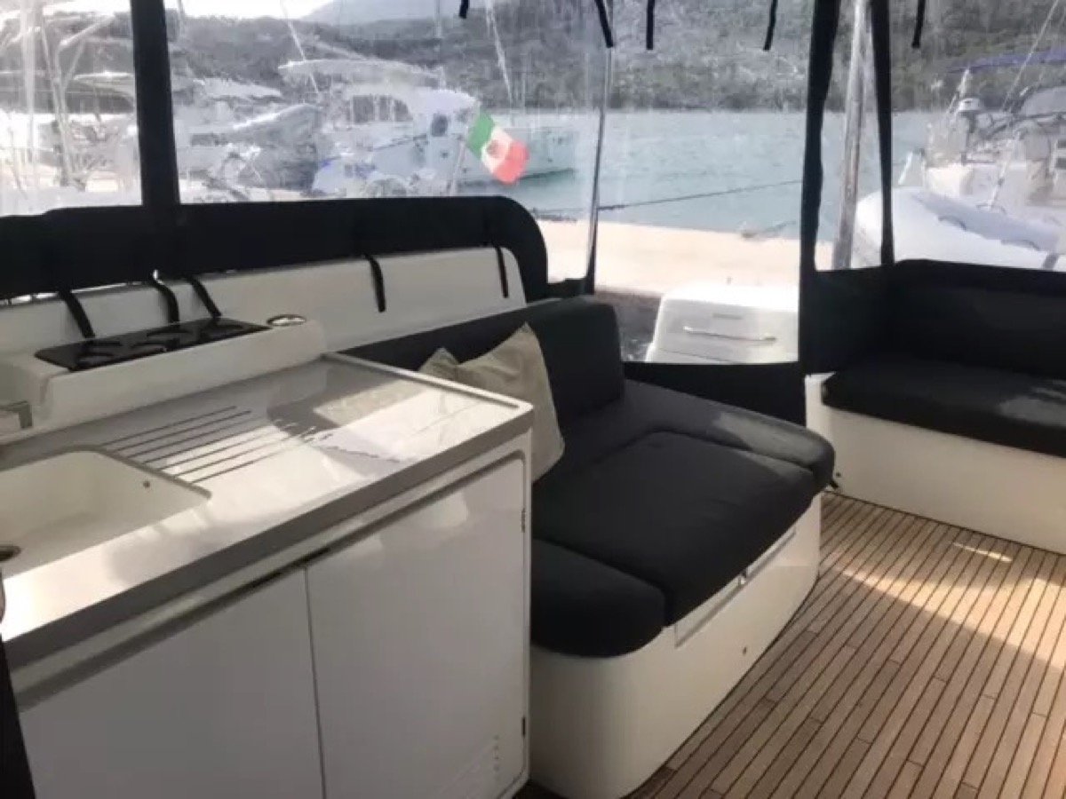 Baten Kaitos II  (A/C, WM, Generator, Tender Lift, Inverter)