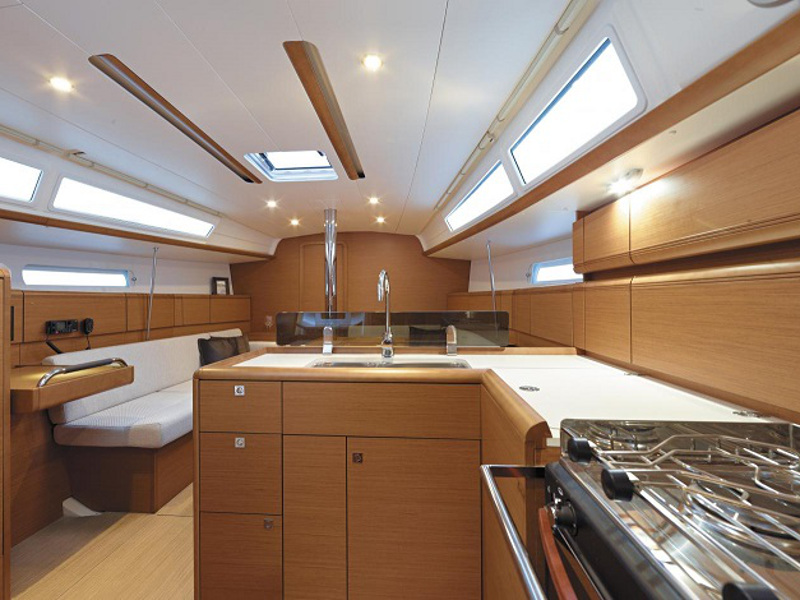 Sunsail 38 Classic