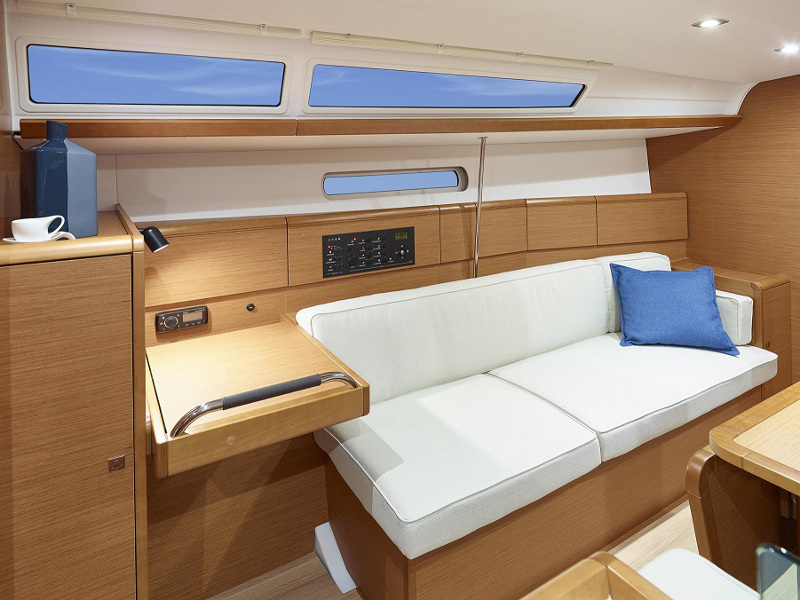 Sunsail 38 Classic