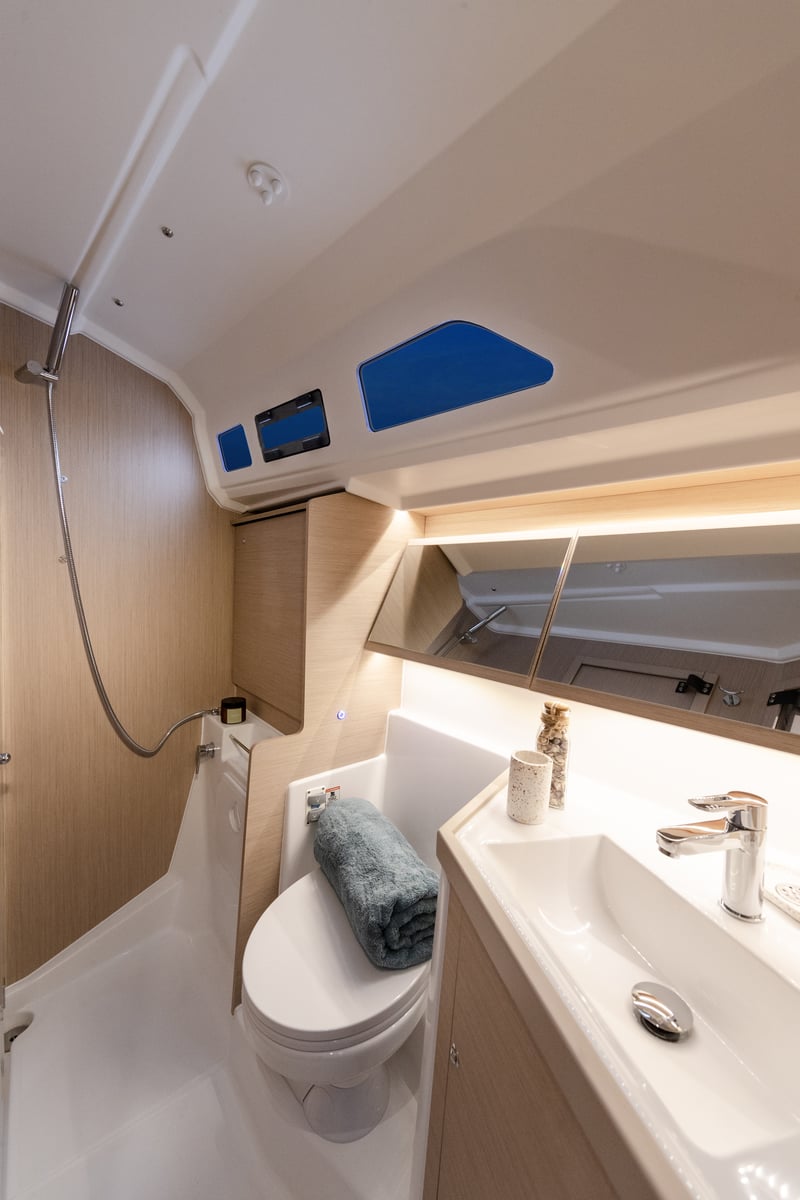 Sunsail 42 Premium