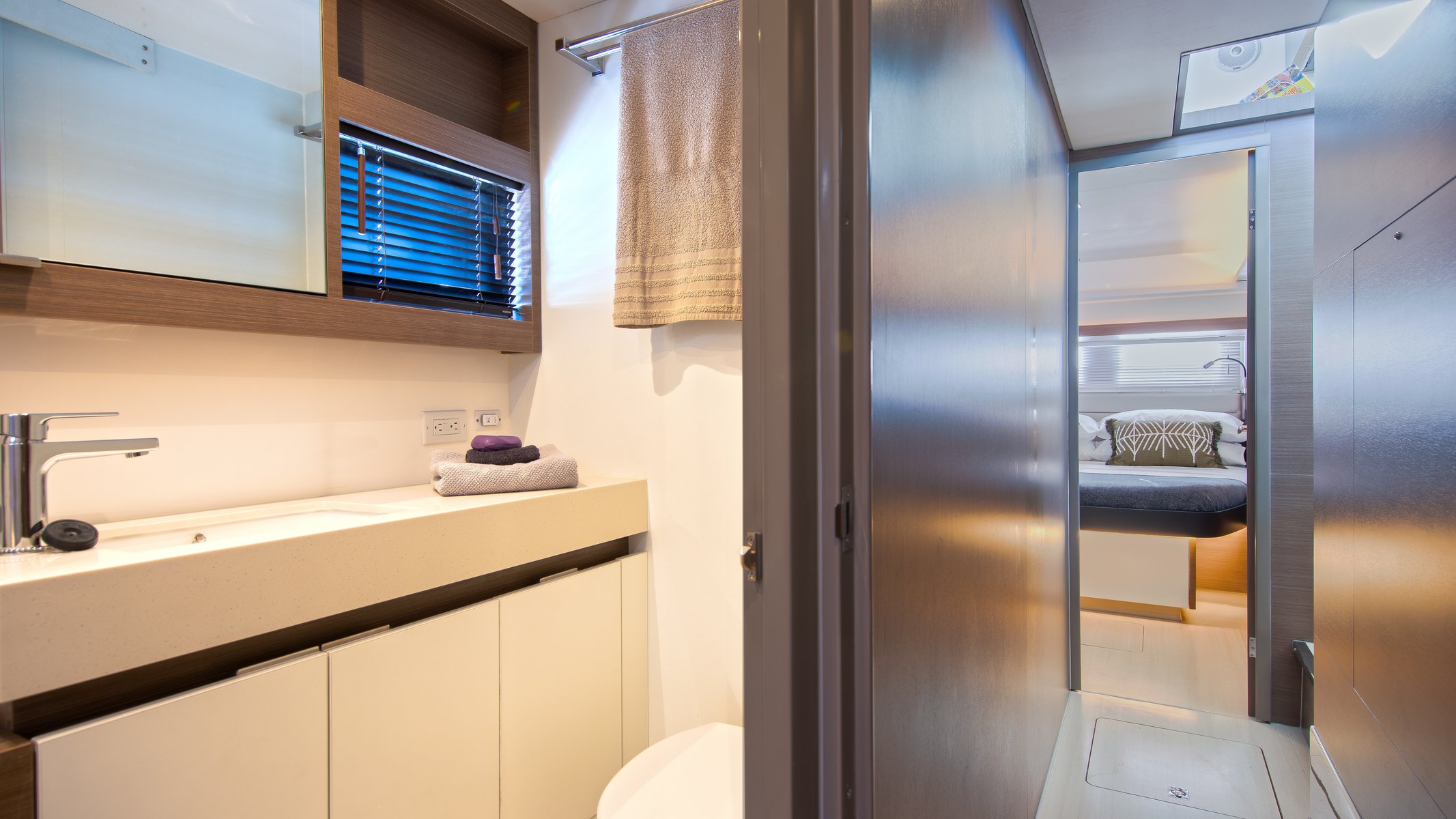 Moorings 534 PC Crewed