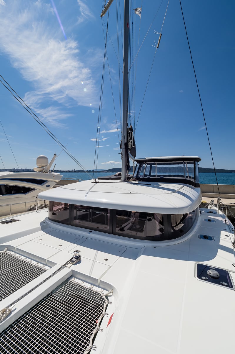 LA PERLA (WITH AC&GENERATOR OWNER VERSION)