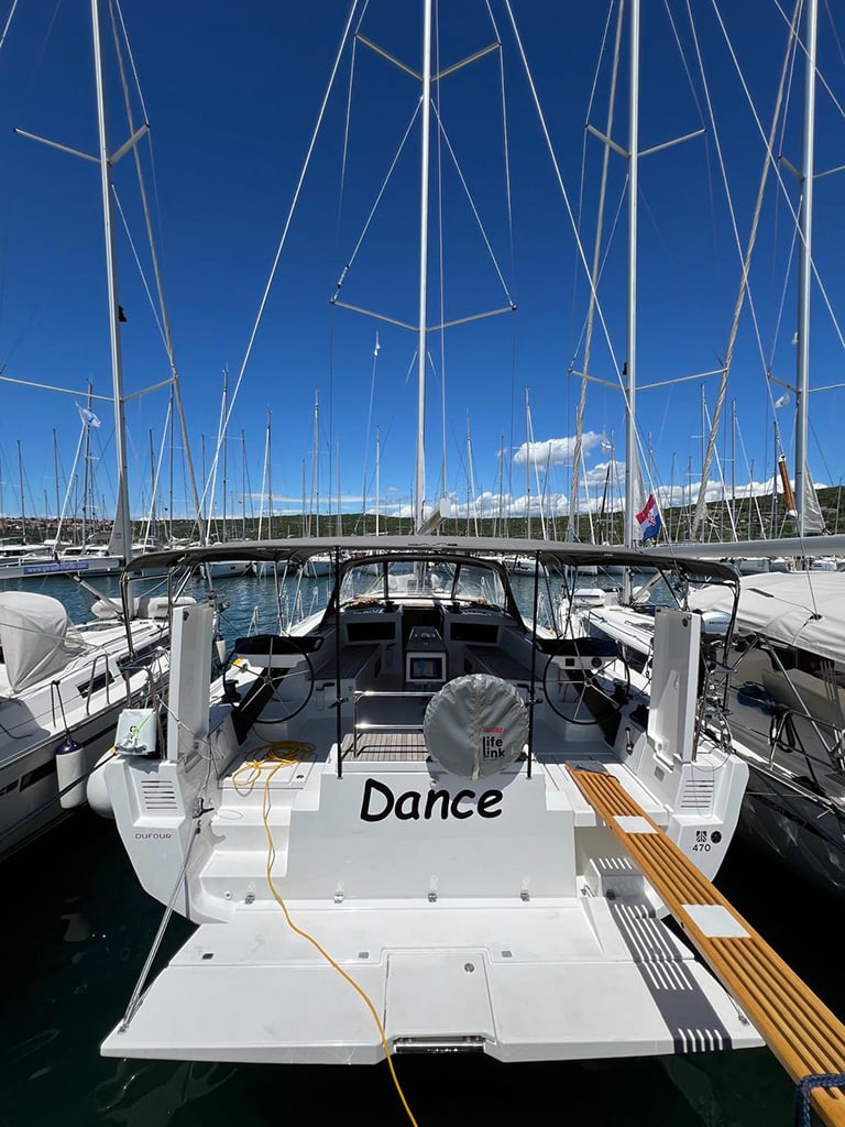 DANCE