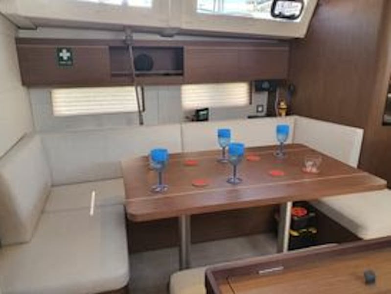 Anemos (A/C , Generator 8kVA, Solar Panels, Bow Thruster, BBQ)