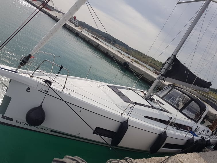 Anemos (A/C , Generator 8kVA, Solar Panels, Bow Thruster, BBQ)