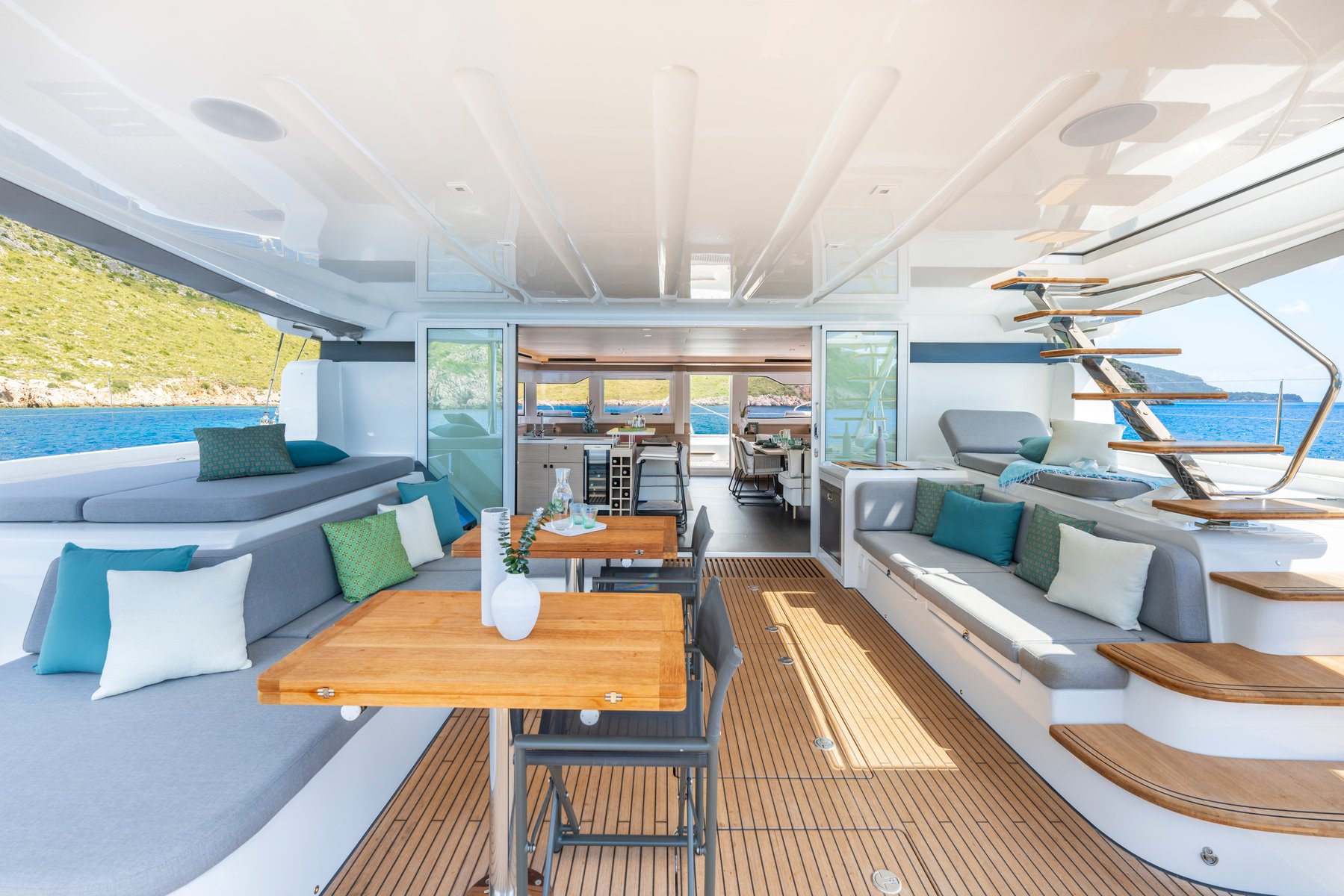 SUNNY DREAM (Fully Crewed)