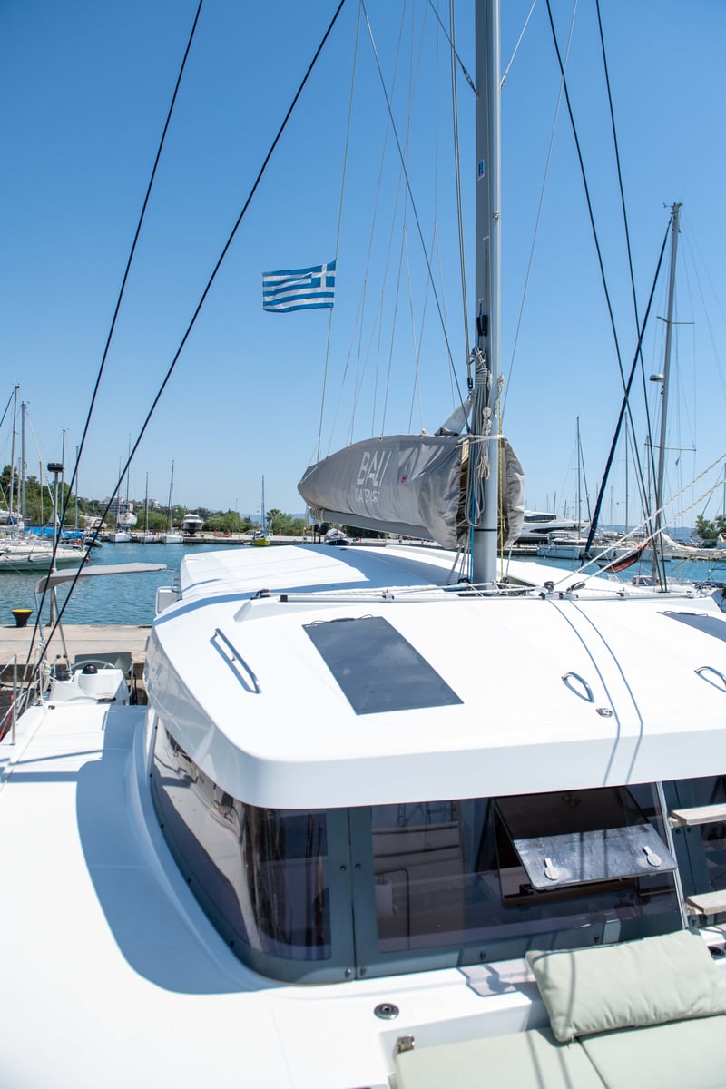 Ela Thalassa III