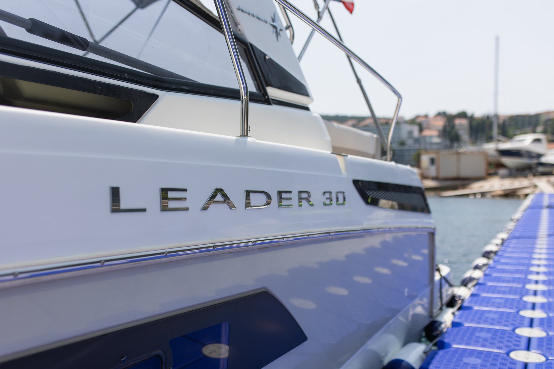 Leader 30