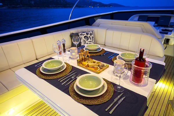 24M Deluxe Maiora Motoryacht