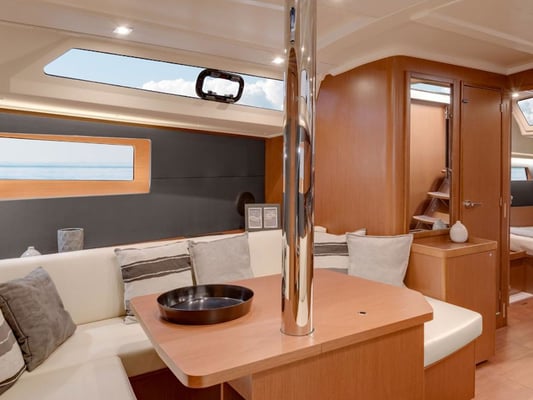 Sunsail 41.1 Classic