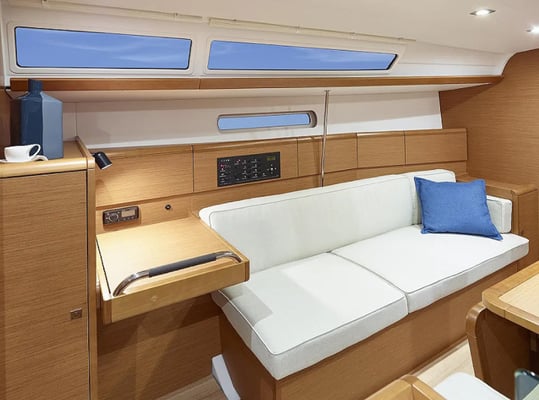 Sunsail 38 Classic