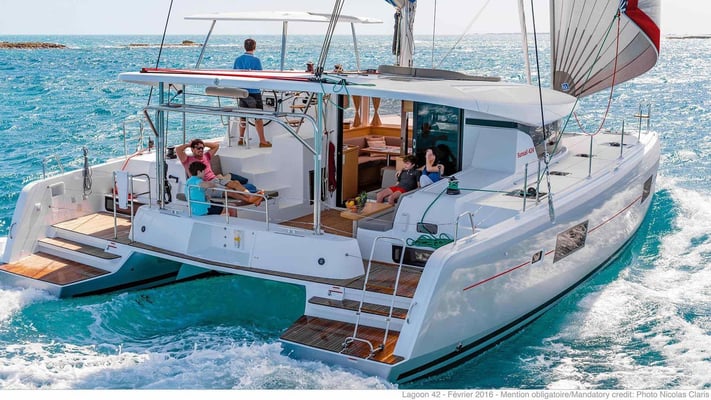 Sunsail Lagoon 424 Classic