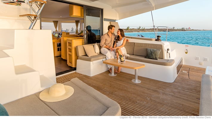 Sunsail Lagoon 424 Classic
