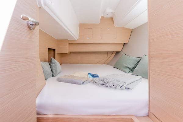 Sunsail 37.3 Premium Plus