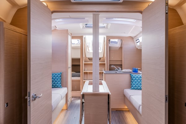 Sunsail 37.3 Premium Plus