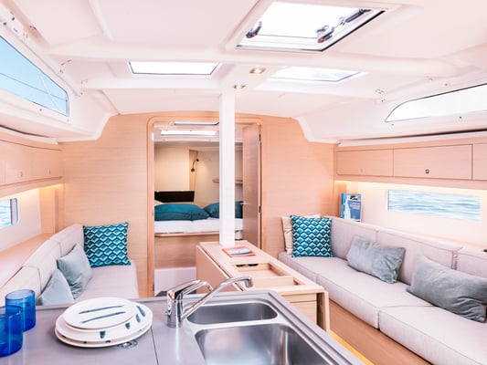 Sunsail 37.3 Premium Plus