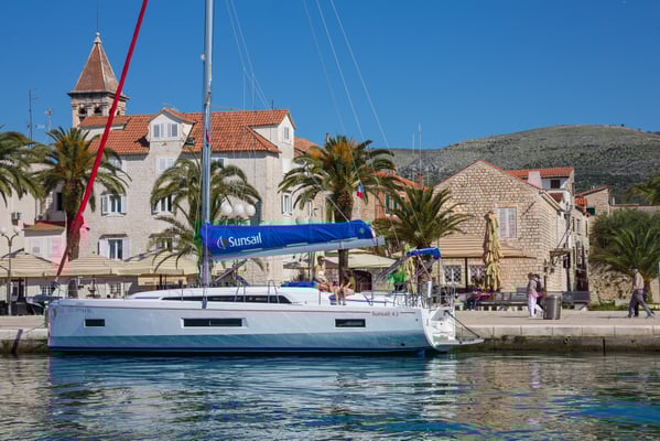 Sunsail 42 Premium