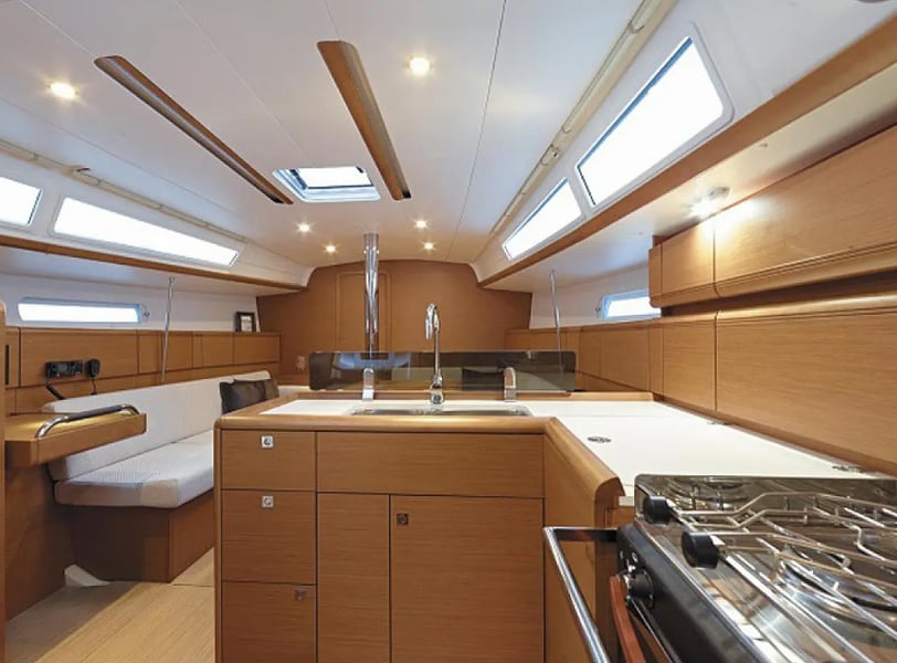 Sunsail 38 Classic
