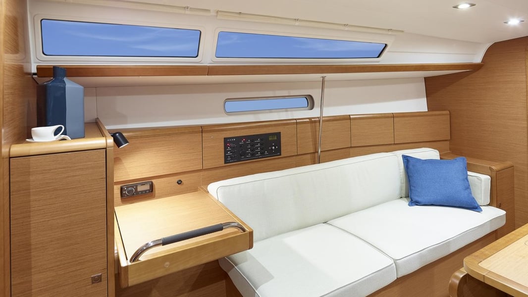 Sunsail 38 Classic