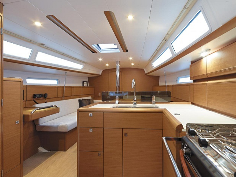 Sunsail 38 Classic