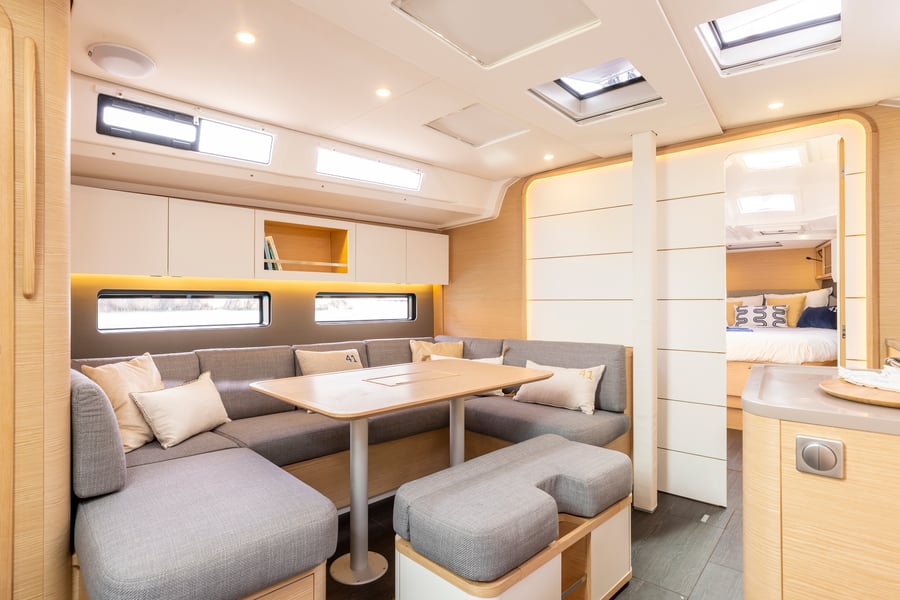 Sunsail 41.3 Premium Plus