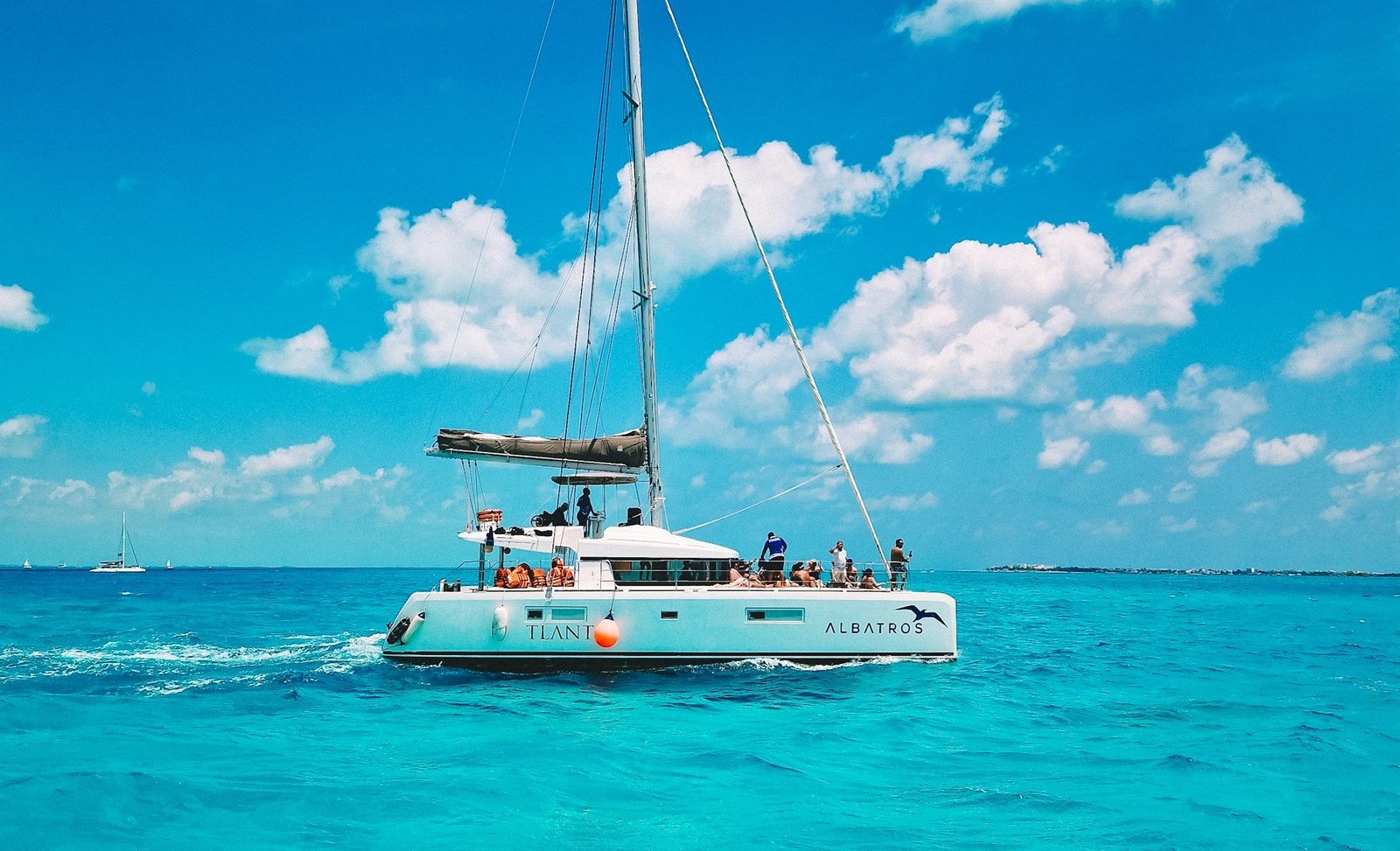 Caribbean Yacht Tour Guide