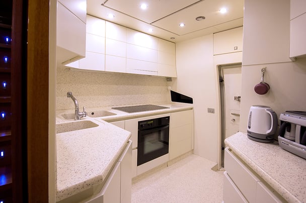 24M Deluxe Maiora Motoryacht