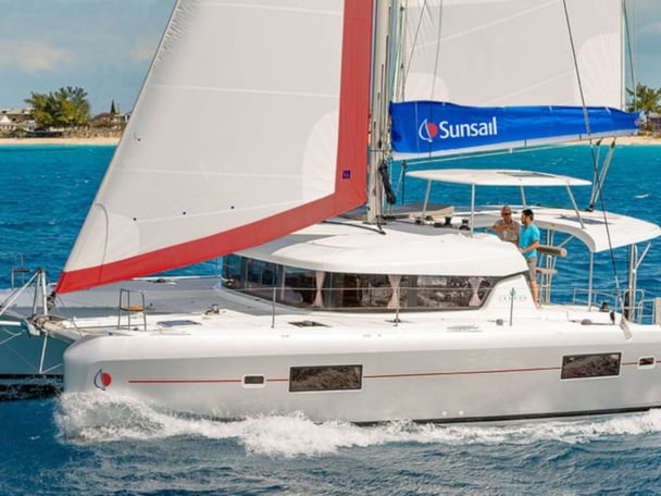 Sunsail Lagoon 424 Classic