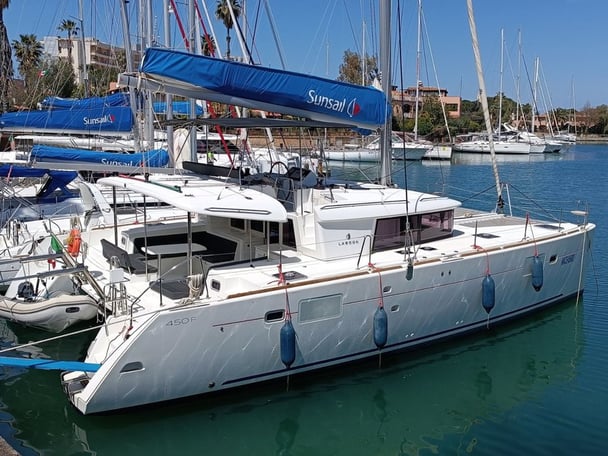 Sunsail Lagoon 450F Classic