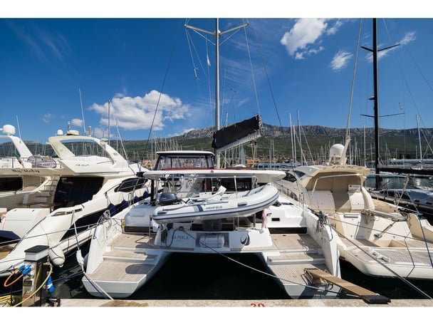 LA PERLA (WITH AC&GENERATOR OWNER VERSION)