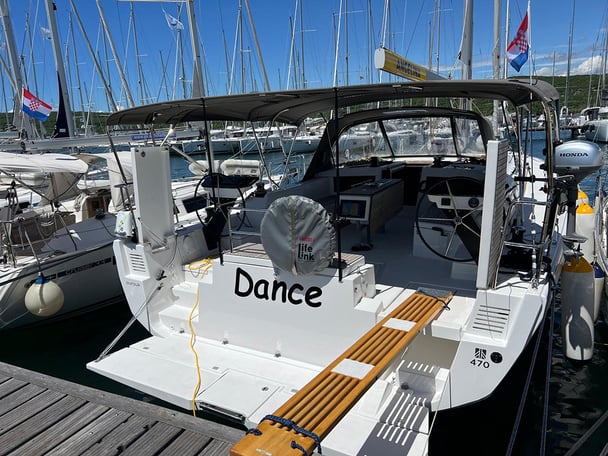DANCE
