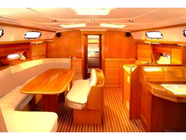 Bow cabin